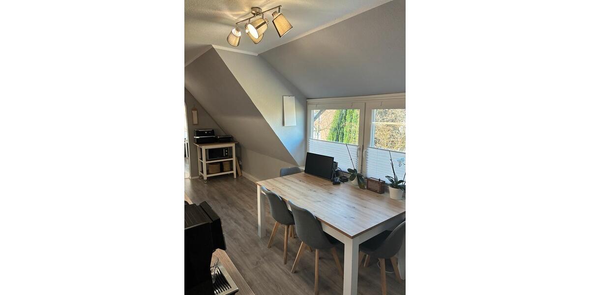 Dachgeschoßwohnung Bremerhaven Schiffdorferdamm - 3 Zimmer, 96 m&sup2;, 189.000&euro; | Angebot:25580552