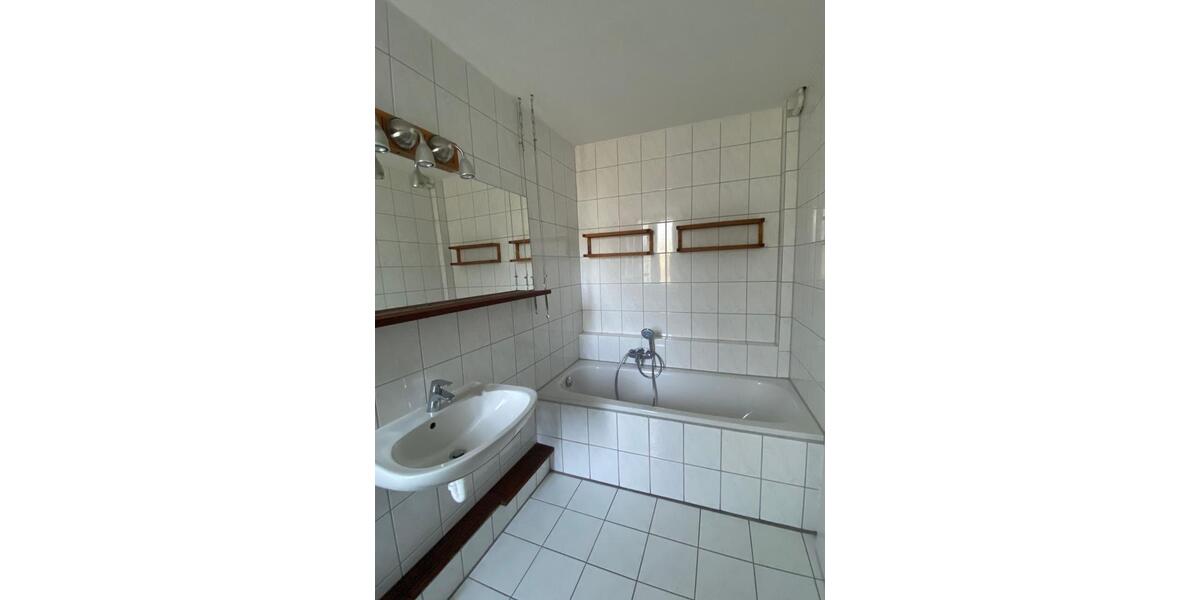 Etagenwohnung Bremerhaven Mitte - 4 Zimmer, 138 m&sup2;, 828&euro; | Angebot:22093029