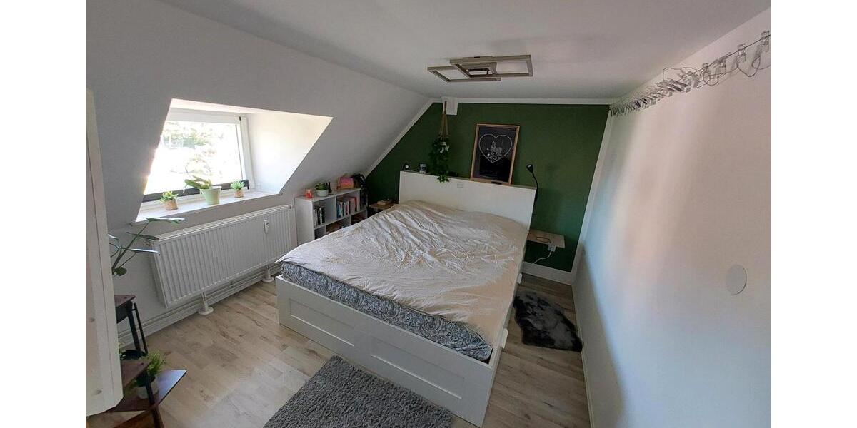Dachgeschoßwohnung Nordenham - 2 Zimmer, 60 m&sup2;, 600&euro; | Angebot:26705854