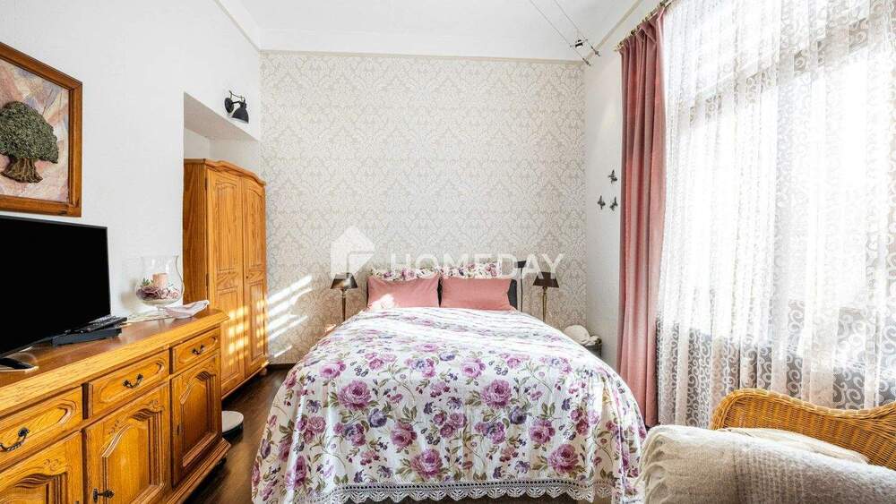 Schmuckstück mit Altbau-Charm mit praktischer Einliegerwohnung & Carports in zentraler Lage | Brake 7 zimmer