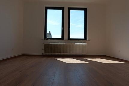 Wohnung Wilhelmshaven Heppens - 4 Zimmer, 166 m&sup2;, 1.350&euro; | Angebot:26592294