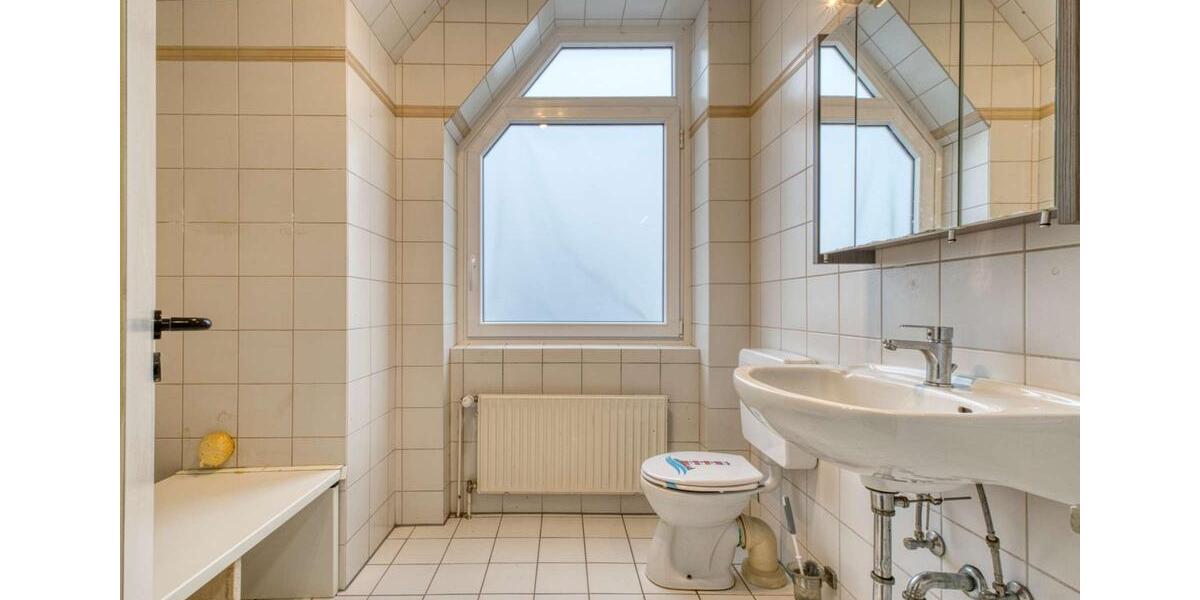 Helle 3-Zimmer-Wohnung mit Einbauküche inklusive E-Geräte – zentral gelegen in Brake 3 zimmer