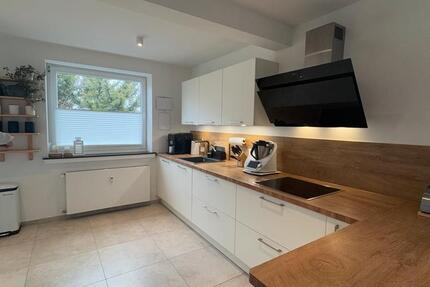 Wohnung Bremerhaven Schiffdorferdamm - 4 Zimmer, 125 m&sup2;, 1.650&euro; | Angebot:26231949