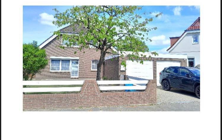 Komplett saniertes Einfamilienhaus in beliebter Lage in 27578 6 zimmer