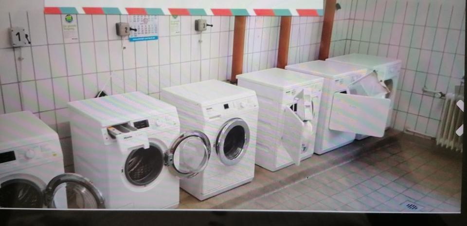 3 ZKB in Bremerhaven am Bürgerpark mit Balkon und PKW Stellplatz 3 zimmer