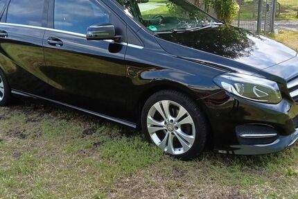 Mercedes-Benz B 180 144.588 km 11.999 &euro; Bremerhaven 27578