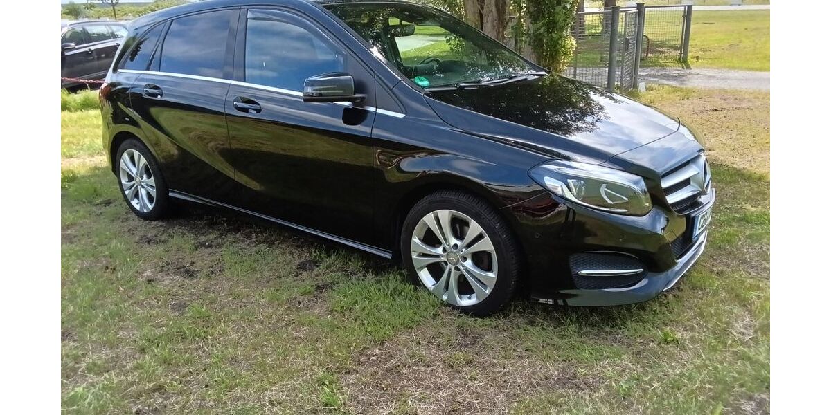 Mercedes-Benz B 180 144.588 km 11.999 &euro; Bremerhaven 27578