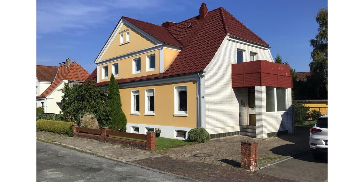 Einfamilienhaus, Vollkeller, Garagen-Lager, Parknähe, von Privat 4.5 zimmer