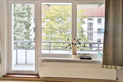 3-Zimmer-Wohnung mit Loggia in zentraler Lage nähe Stadion