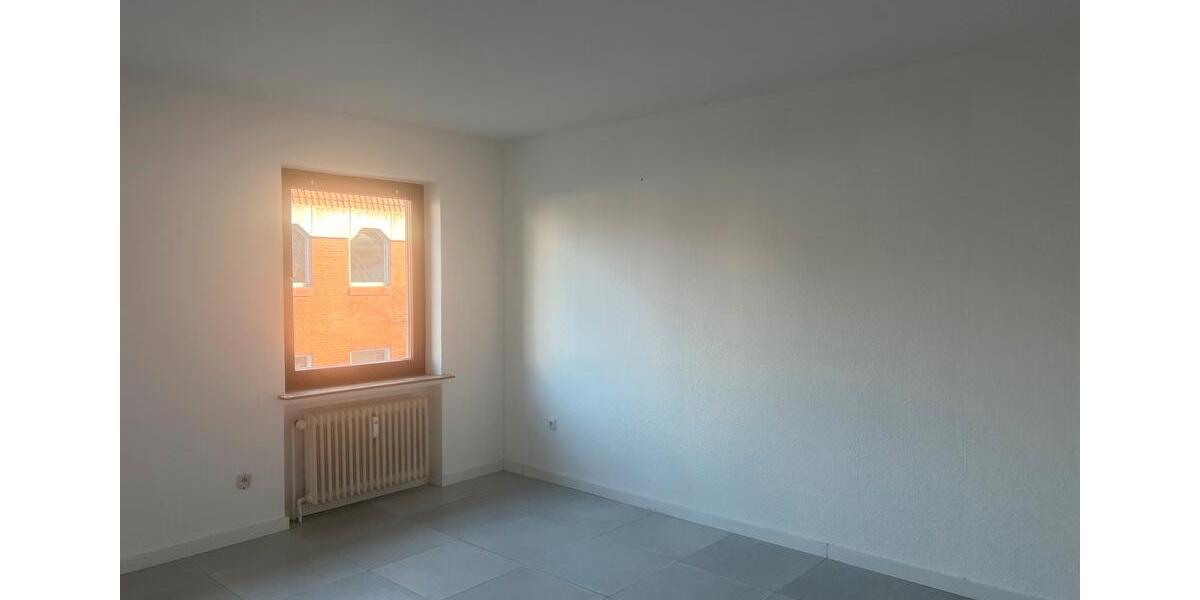 Etagenwohnung Nordenham - 4 Zimmer, 110 m&sup2;, 600&euro; | Angebot:26335723