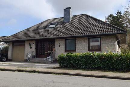 Haus Brake (Unterweser) Kirchhammelwarden - 5 Zimmer, 212 m&sup2;, 319.000&euro; | Angebot:25729045