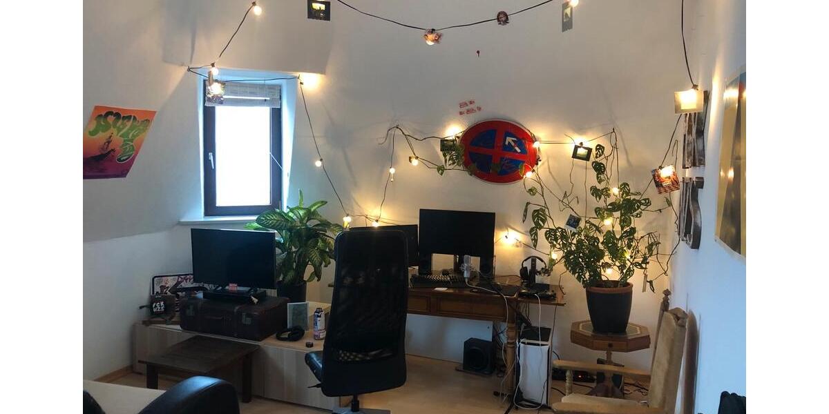 Dachgeschoßwohnung Bremerhaven Geestemünde - 3 Zimmer, 80 m&sup2;, 540&euro; | Angebot:24509847