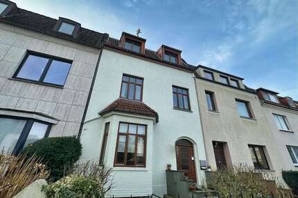 Haus Bremerhaven Mitte - 8 Zimmer, 196 m&sup2;, 198.000&euro; | Angebot:25377583