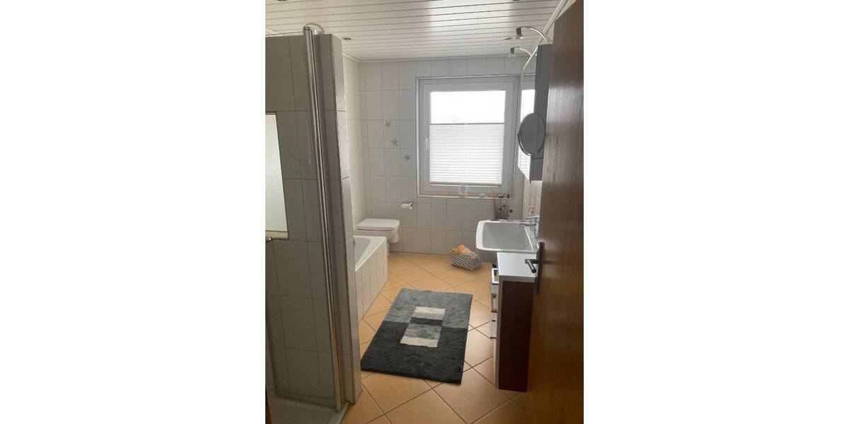 Etagenwohnung Bremerhaven Lehe - 4 Zimmer, 108 m&sup2;, 785&euro; | Angebot:26256985