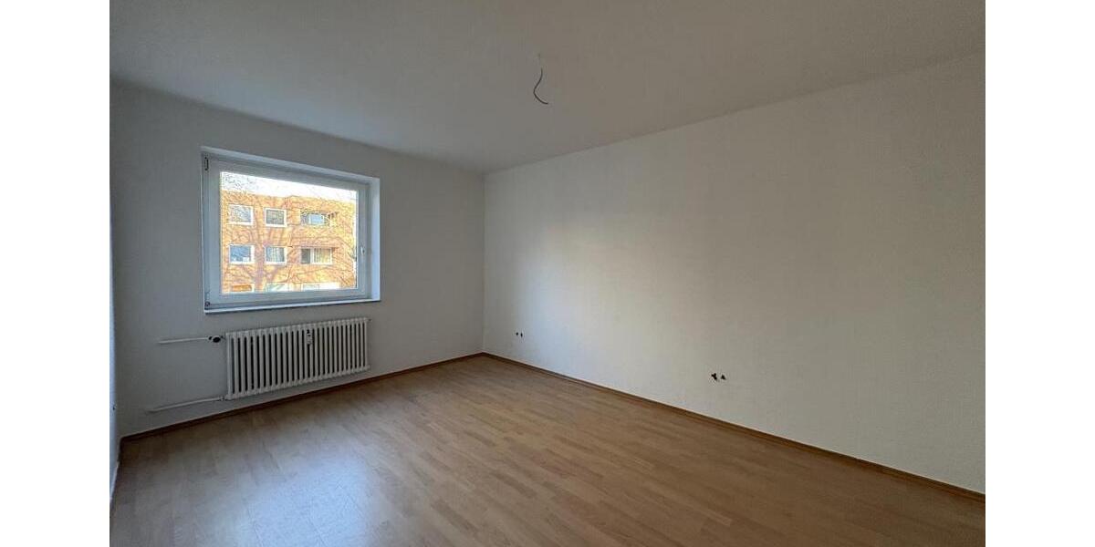 Etagenwohnung Bremerhaven Schiffdorferdamm - 3 Zimmer, 76 m&sup2;, 589&euro; | Angebot:26629317