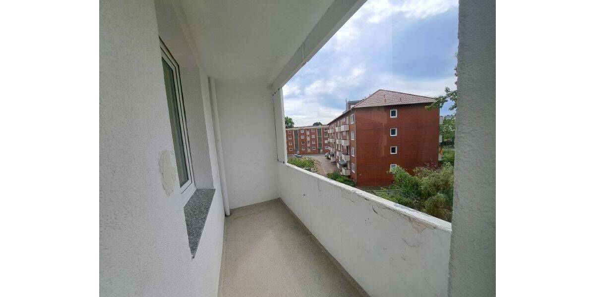 Frisch renovierte 3-Zimmer-Wohnung mit Balkon in Bremerhaven-Lehe 3 zimmer