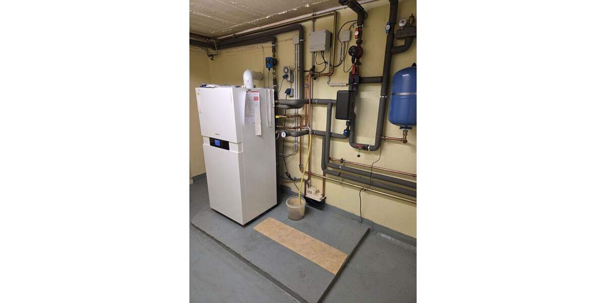 ruhig gelegener Bungalow mit Vollkeller, großer Garage und Gartenhaus 3 zimmer