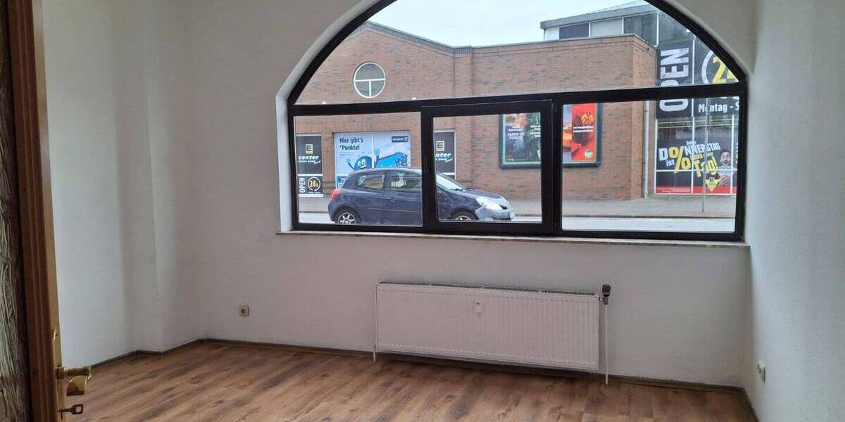 Etagenwohnung Bremerhaven Mitte - 3 Zimmer, 86 m&sup2;, 550&euro; | Angebot:26568855