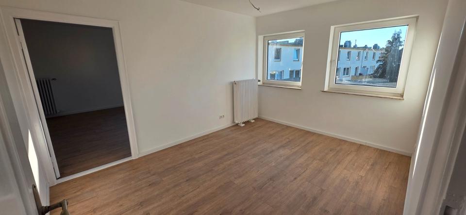Dachgeschoßwohnung Bremerhaven Geestemünde - 2 Zimmer, 52 m&sup2;, 450&euro; | Angebot:26534583
