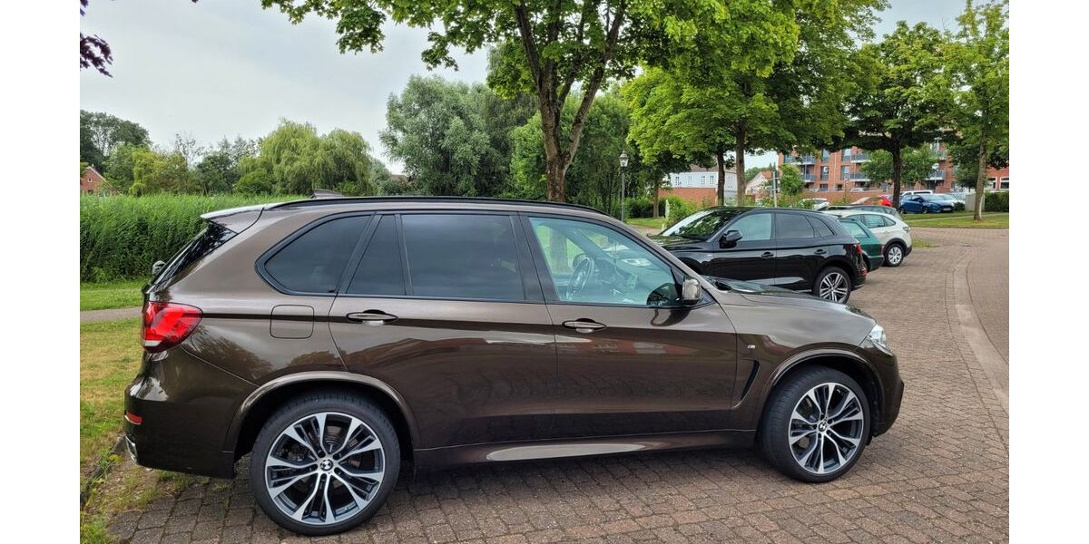BMW X5 109.350 km 36.990 &euro; Geestland 27607
