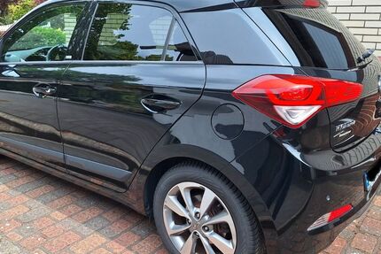Hyundai i20 39.719 km 10.900 &euro; Schiffdorf 27619