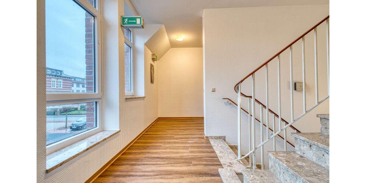 Helle 3-Zimmer-Wohnung mit Einbauküche inklusive E-Geräte – zentral gelegen in Brake 3 zimmer