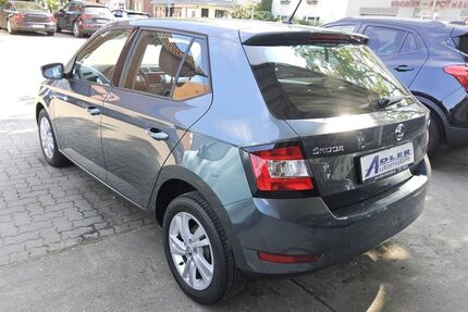 Skoda Fabia 68.762 km 11.900 € Bremerhaven 27572