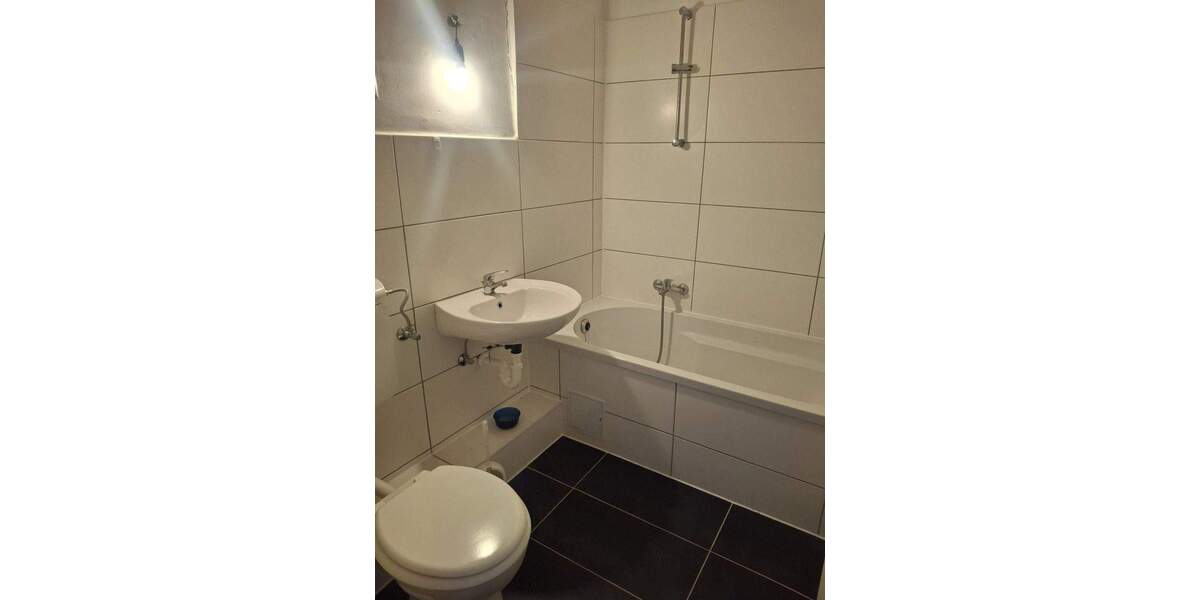 Etagenwohnung Bremerhaven Lehe - 2 Zimmer, 68 m&sup2;, 460&euro; | Angebot:25768771