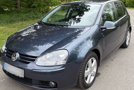 VW Golf 190.744 km 2.599 &euro; Bremerhaven 27570