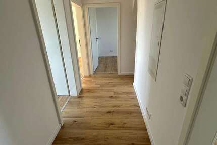 Wohnung zum Mieten in Wilhelmshaven 450 € 76.51 m² 4 zimmer
