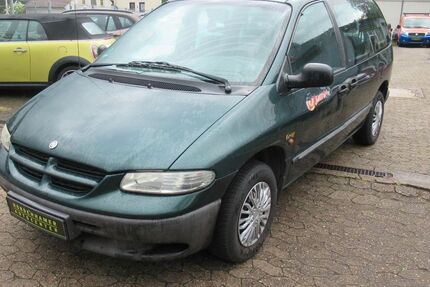 Chrysler Voyager 228.000 km 1.150 &euro; Nordenham 26954