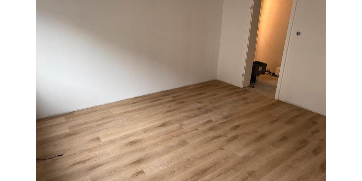 Etagenwohnung Bremerhaven Schiffdorferdamm - 3 Zimmer, 78 m&sup2;, 720&euro; | Angebot:25444875