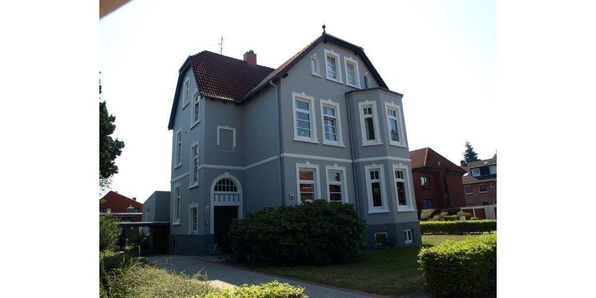 Stilvolle 4-Zimmer-Altbauwohnung mit hohen Decken in denkmalgeschütztem Haus 4 zimmer