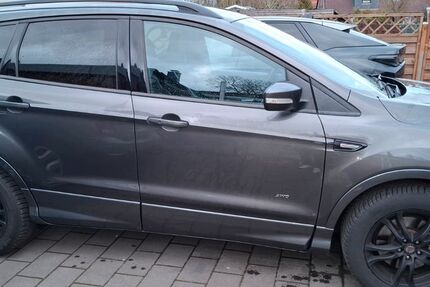 Ford Kuga 153.000 km 13.900 &euro; Ovelgönne 26939