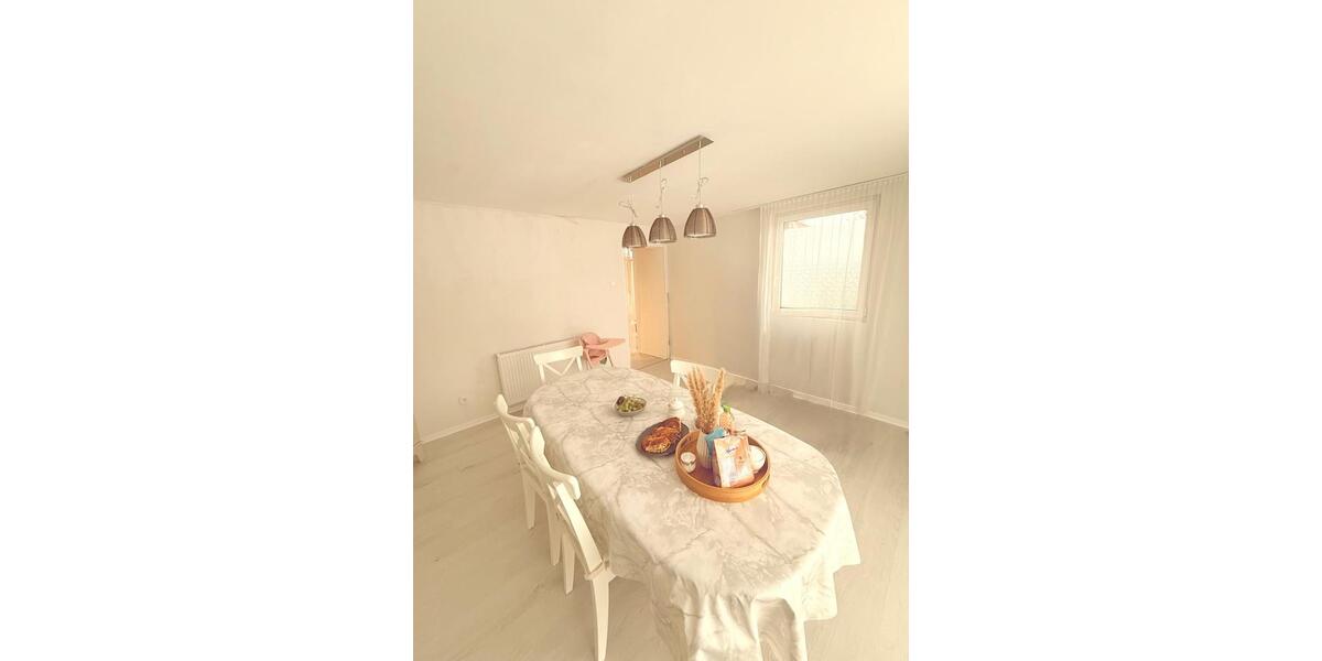 Erdgeschoßwohnung Bremerhaven Geestemünde - 5 Zimmer, 135 m&sup2;, 1.590&euro; | Angebot:24719896