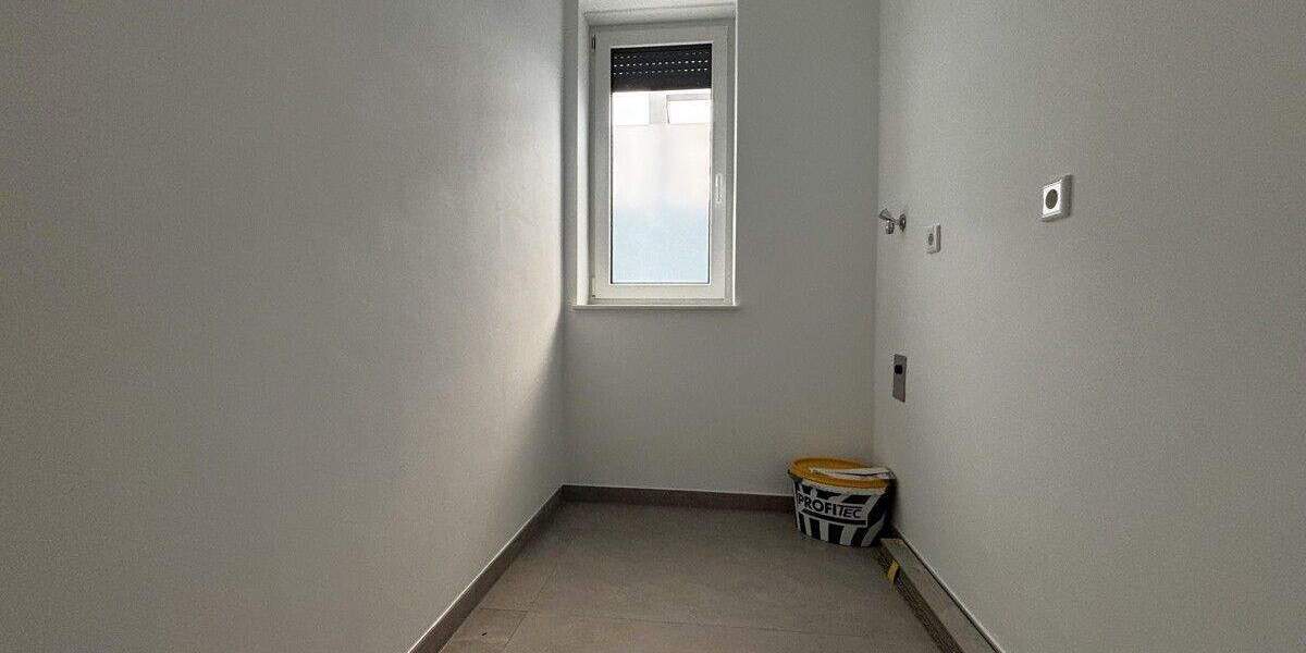 Etagenwohnung Bremerhaven Schiffdorferdamm - 3 Zimmer, 84 m&sup2;, 1.020&euro; | Angebot:25737098