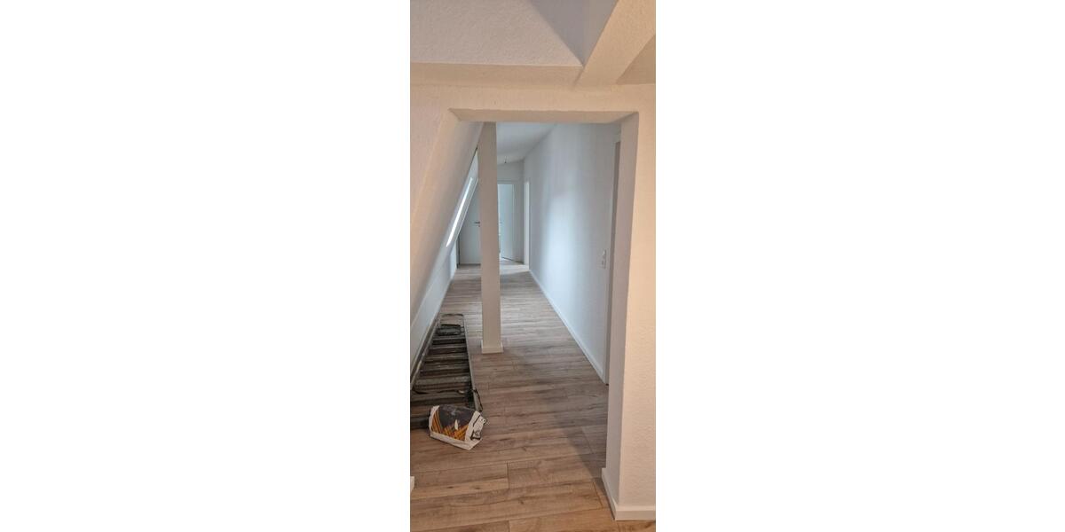 Dachgeschoßwohnung Bremerhaven - 4 Zimmer, 109 m&sup2;, 740&euro; | Angebot:26131237
