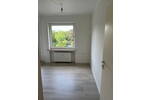 Frisch renovierte 3-Zi.-Whg., EBK, Balkon, Loggia, DG-Raum in zentraler Lage Bremen-Walle