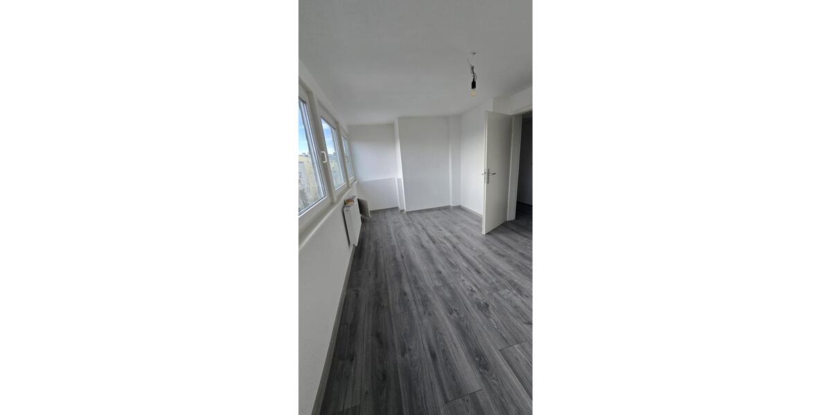 Dachgeschoßwohnung Wilhelmshaven Heppens - 5 Zimmer, 100 m&sup2;, 700&euro; | Angebot:25791708