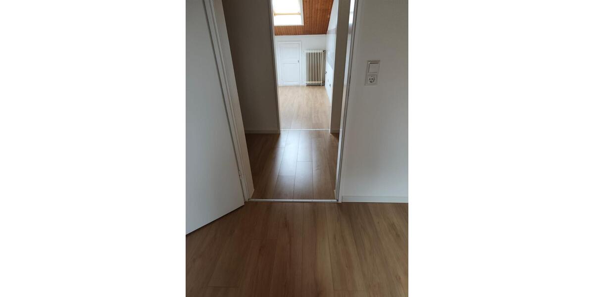 Dachgeschoßwohnung Wilhelmshaven Heppens - 2 Zimmer, 74 m&sup2;, 480&euro; | Angebot:26061057