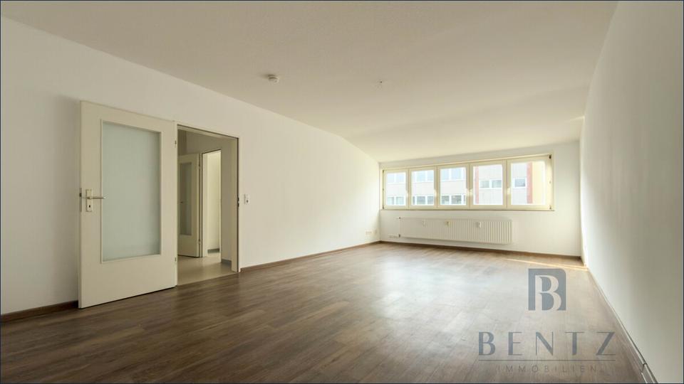 Etagenwohnung Bremerhaven Mitte - 2 Zimmer, 63 m&sup2;, 495&euro; | Angebot:25872889