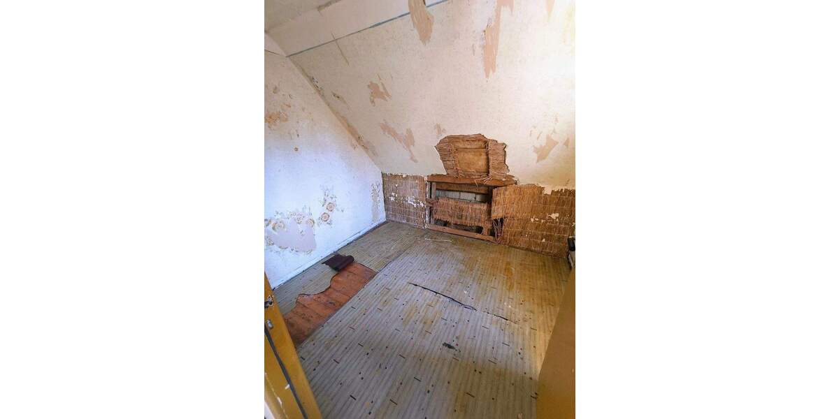 Mehrfamilienhaus, Wohnhaus Cappel Cappel - 6 Zimmer, 140 m&sup2;, 111.000&euro; | Angebot:24724360