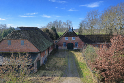 Haus Nordenham - 7 Zimmer, 200 m&sup2;, 125.000&euro; | Angebot:25868672