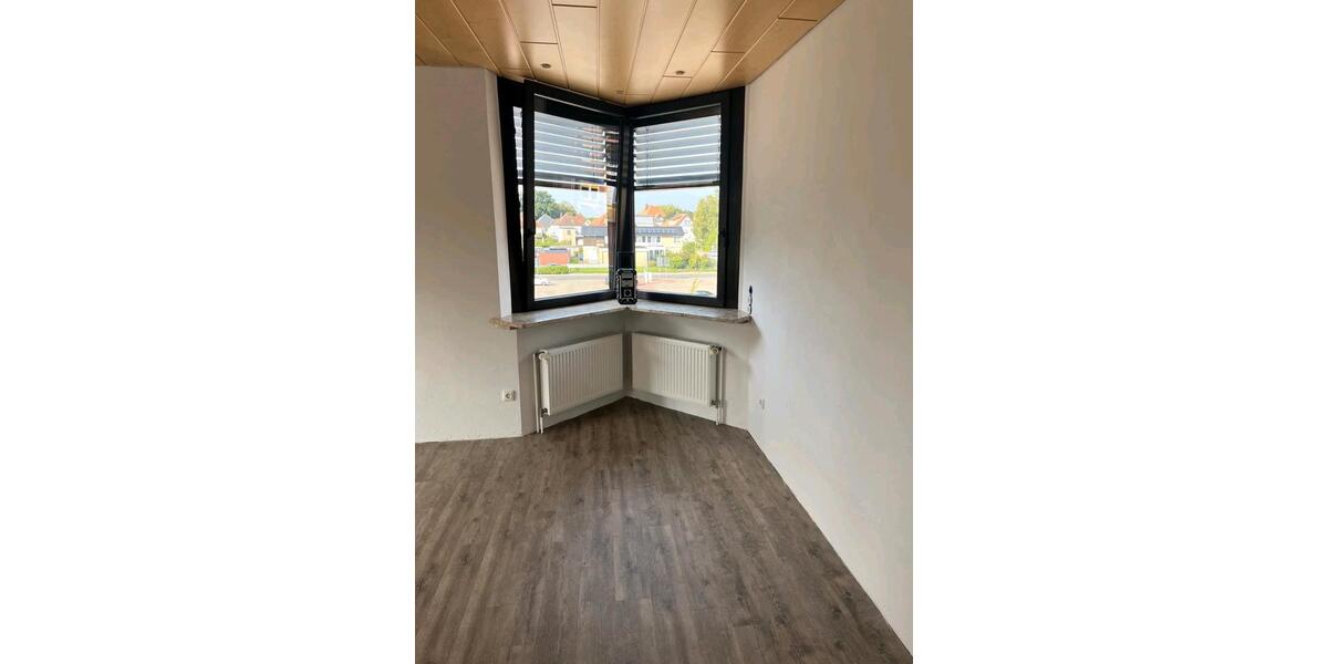 Etagenwohnung Nordenham - 3 Zimmer, 74 m&sup2;, 198.000&euro; | Angebot:27085513