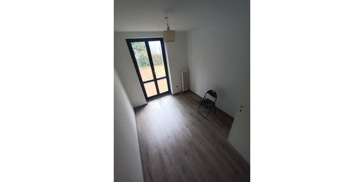 Hochparterre Bremerhaven - 4 Zimmer, 67 m&sup2;, 470&euro; | Angebot:24954444