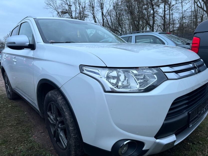 Mitsubishi Outlander 250.000 km 6.900 € Wilhelmshaven 26389