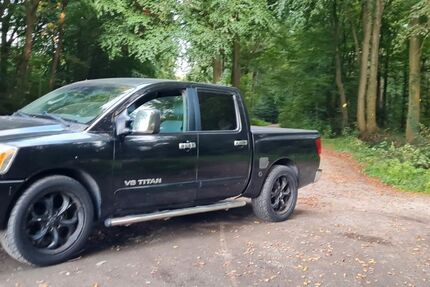 Nissan Titan 92.000 km 9.000 &euro; Geestland 27607