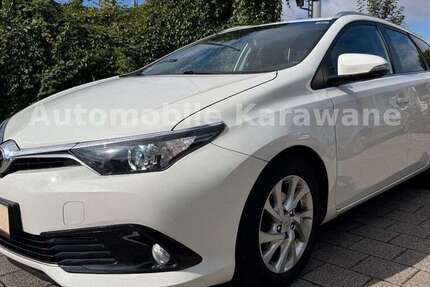 Toyota Auris 153.000 km 8.900 € Bremen 28215