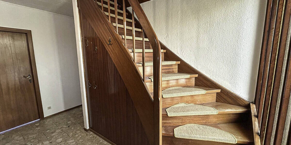 Einfamilienhaus Bremerhaven Schiffdorferdamm - 5 Zimmer, 134 m&sup2;, 325.000&euro; | Angebot:26242422