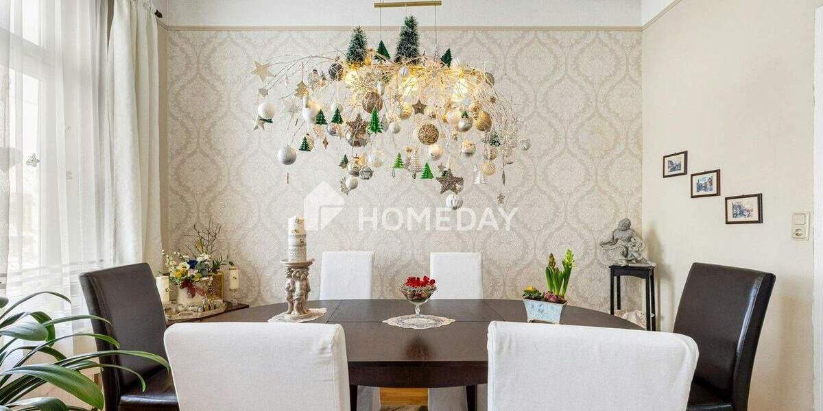 Schmuckstück mit Altbau-Charm mit praktischer Einliegerwohnung & Carports in zentraler Lage | Brake 7 zimmer